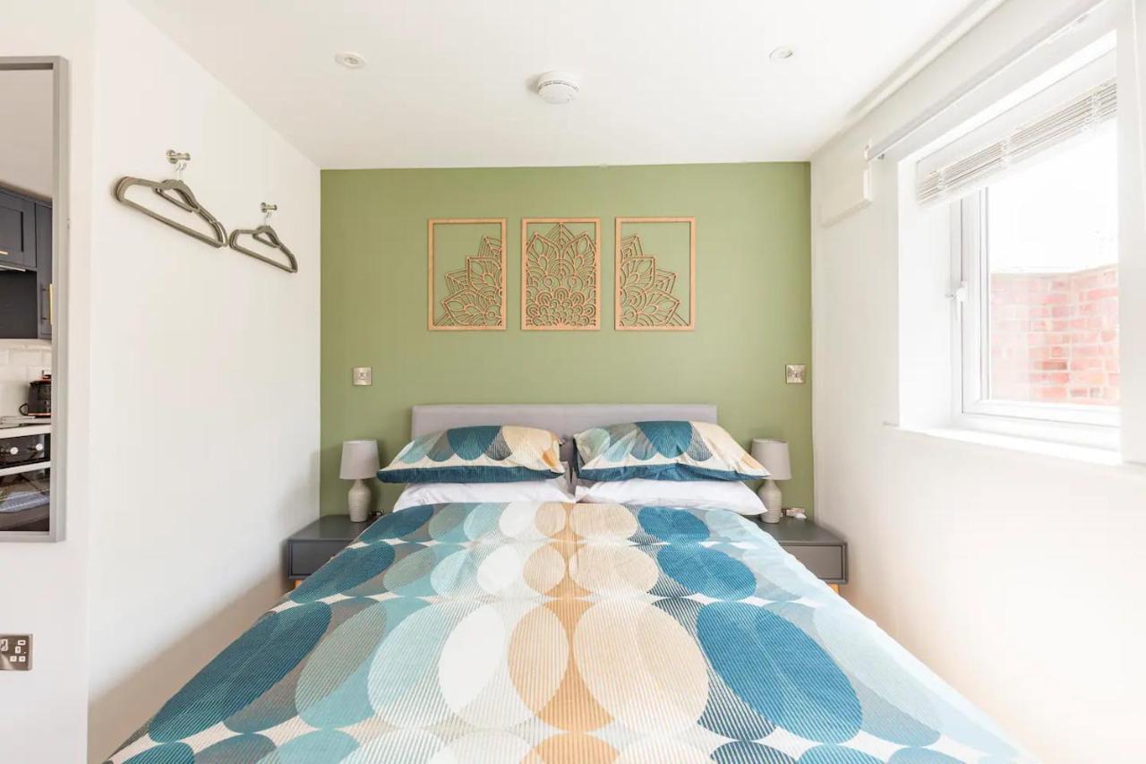 Charming Chester Studio With Private Garden & Free Parking Exterior photo