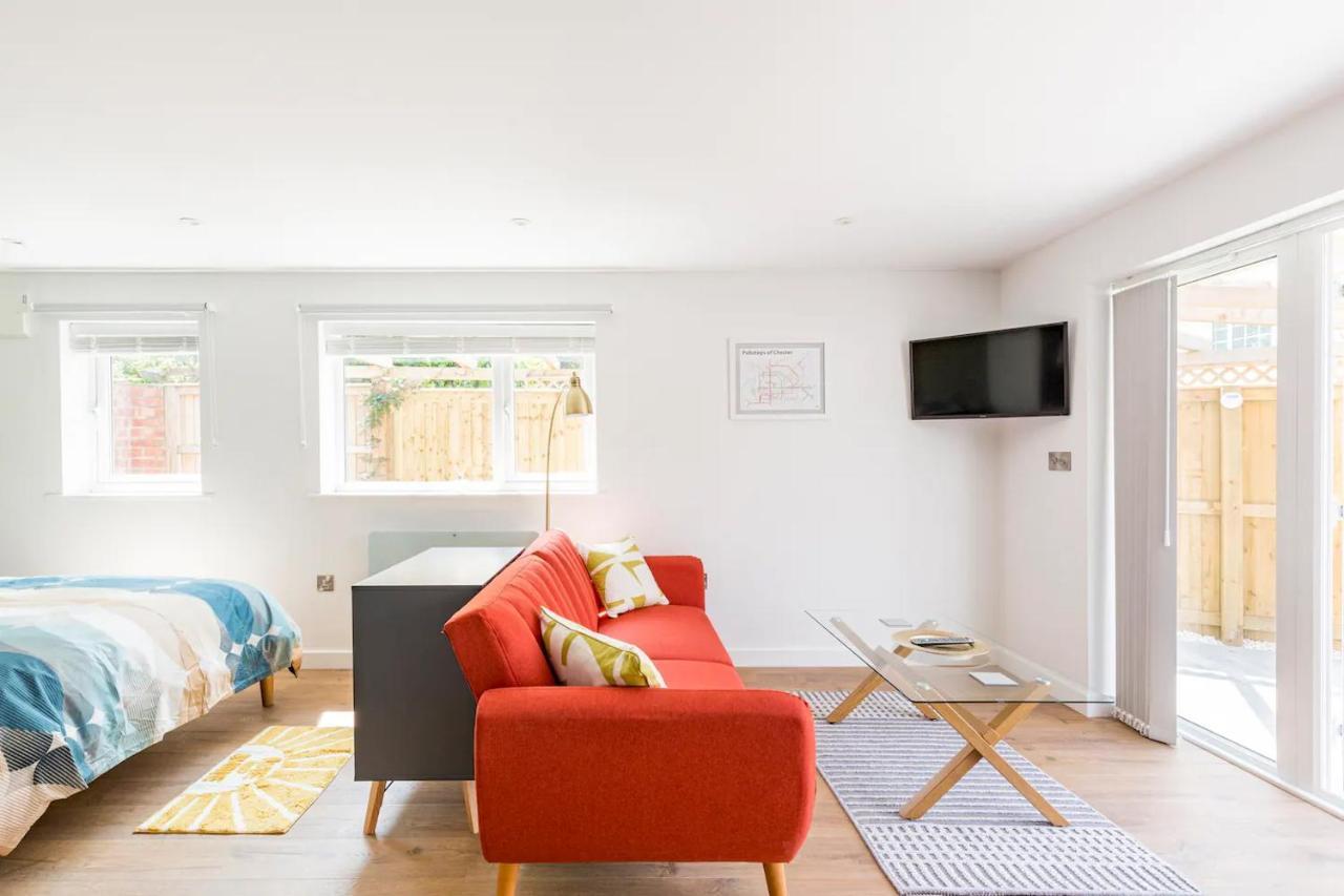 Charming Chester Studio With Private Garden & Free Parking Exterior photo